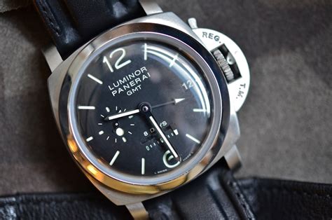 how to use the gmt in a panerai 233|Understanding A Classic: The Panerai PAM0233, An Icon Among .